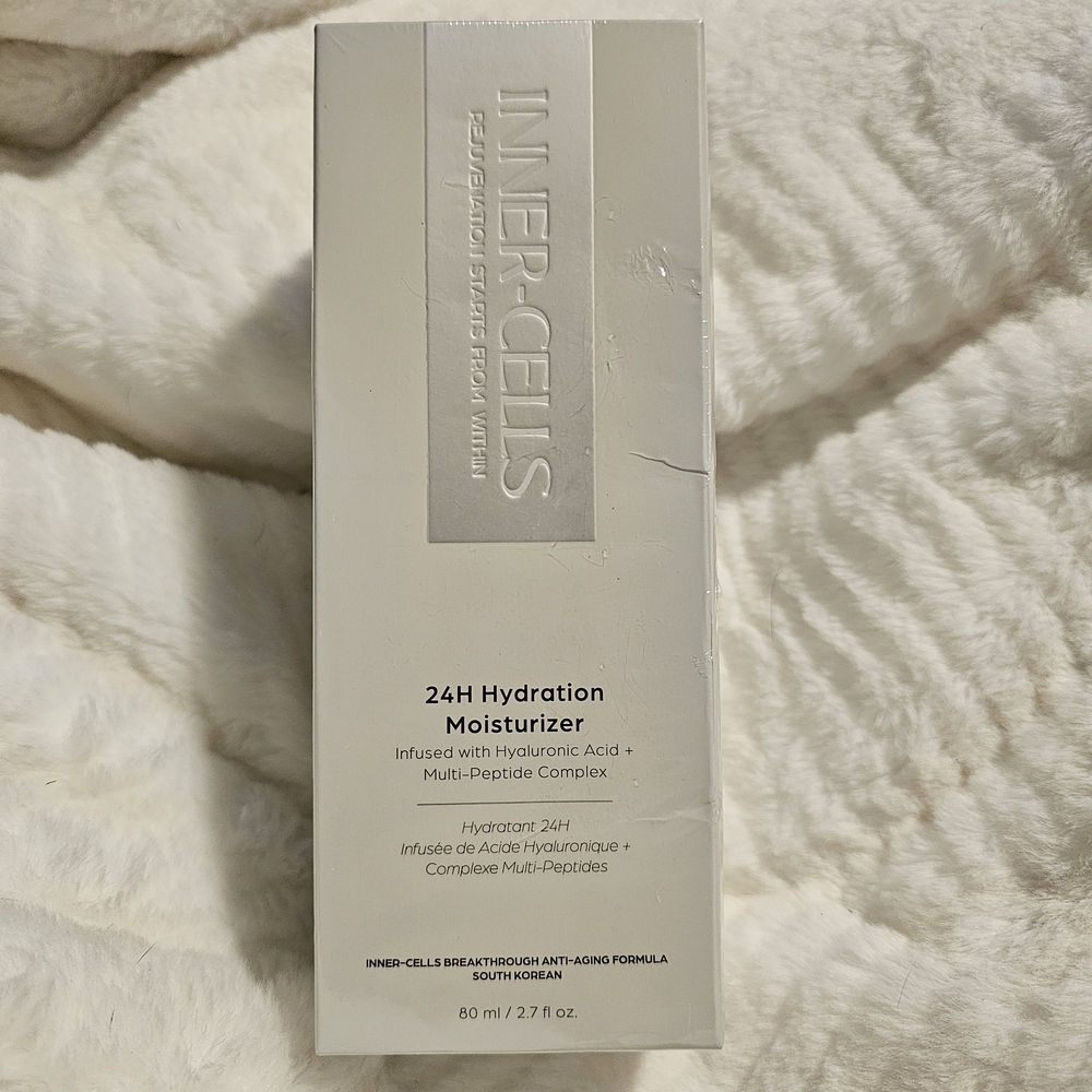 24H Hydration Moisturizer Infused with Hyaluronic Acid + Multi-Peptide Complex